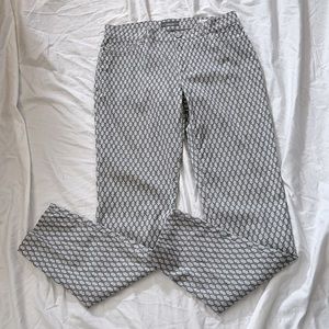 Women’s Vanilia silver & grey diamond knotted pattern skinny pants size 40